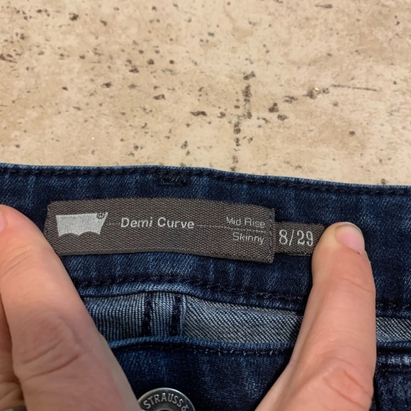 💛 Levi's Demi Curve Mid Rise Skinny Jeans - Size 8/29 - Picture 2 of 9
